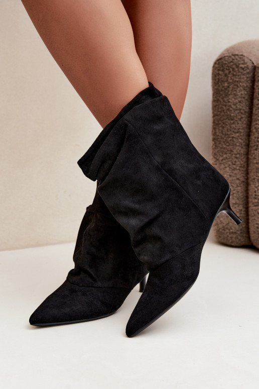 botines slouchy de tacón en color negro Farren