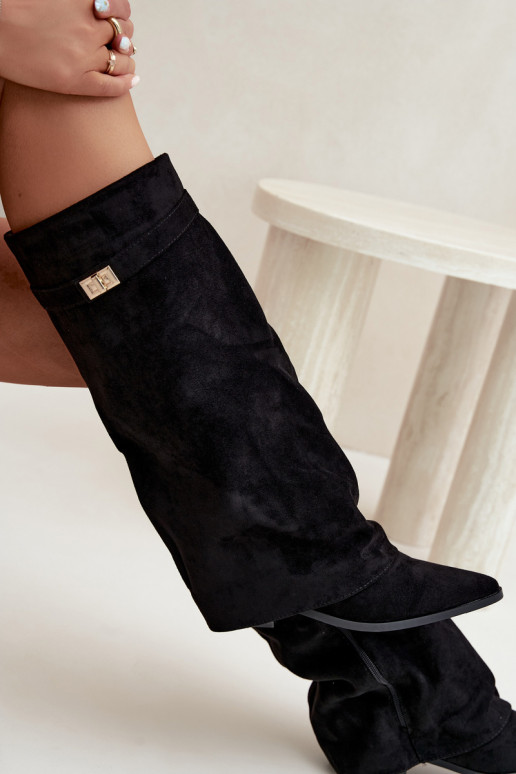 botas altas para mujer con caña cosida en tacón bajo de ante sintético en negro Gisellea