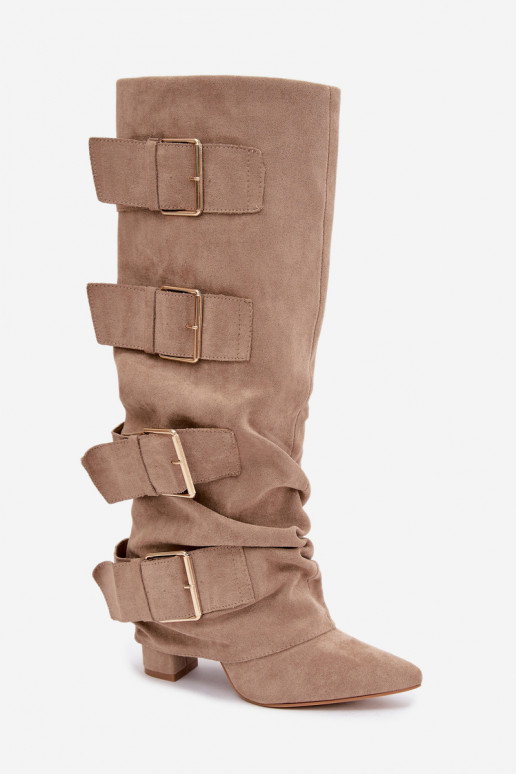 botas altas para mujer con caña cosida en color oro con hebillas en color caqui Isa