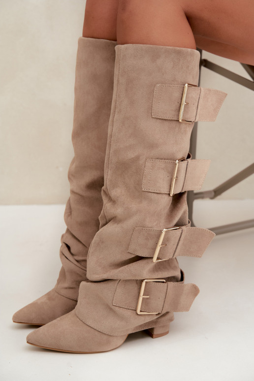 botas altas para mujer con caña cosida en color oro con hebillas en color caqui Isa