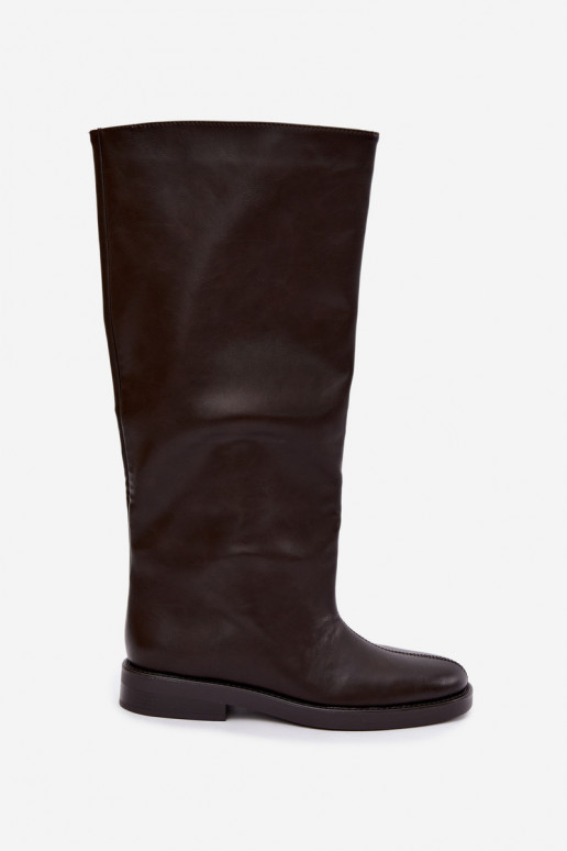 botas altas para mujer con tacones anchos y bordado decorativo en color chocolate Gresa