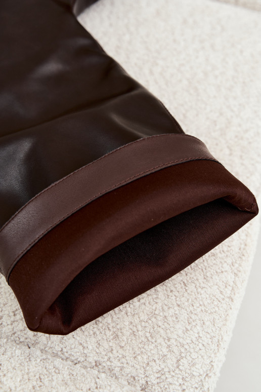 botas altas para mujer con tacones anchos y bordado decorativo en color chocolate Gresa