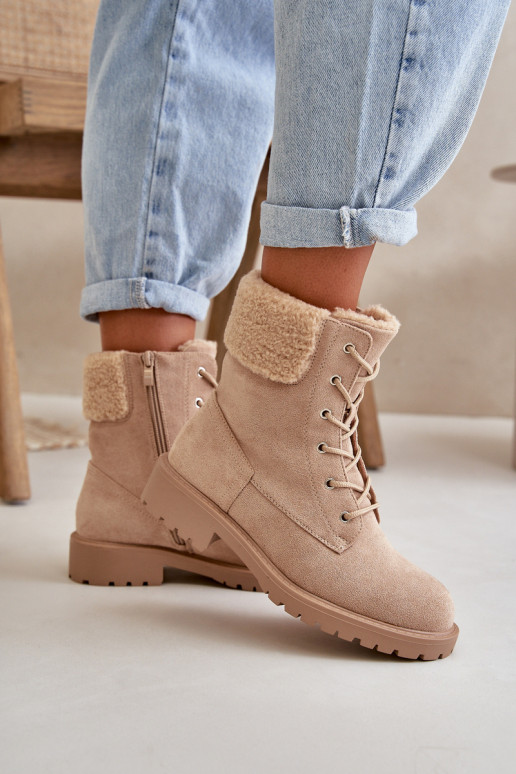 botas de trabajo aisladas para hombre hasta el tobillo en color arena