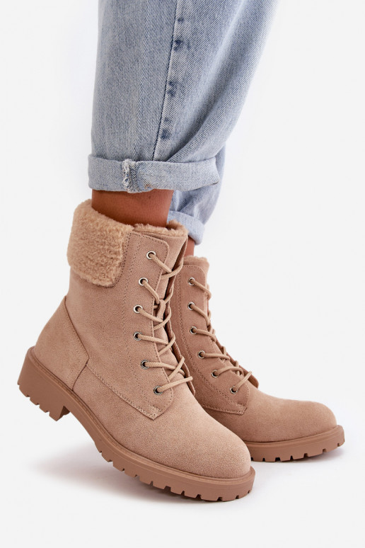 botas de trabajo aisladas para hombre hasta el tobillo en color arena