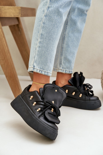 Zapatillas modelo zapatos. Femenino con una plataforma de color negro Dolistana 2