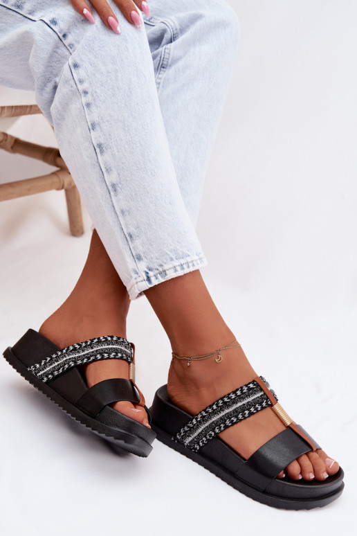 Zapatillas negras para mujer con plataforma, tiras y detalles dorados Tahlia
