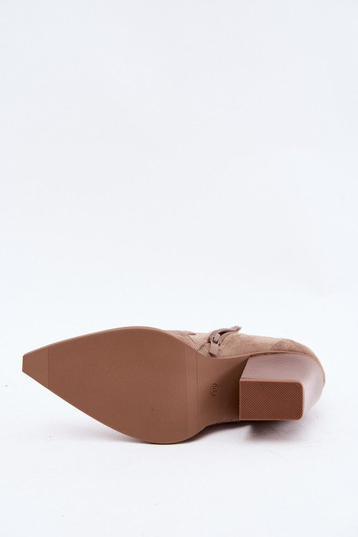 Botines de estilo cowboy para mujeres con tacones en color arena Berella