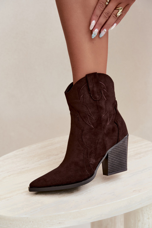 Botines de estilo cowboy para mujeres con tacones en color chocolate Berella