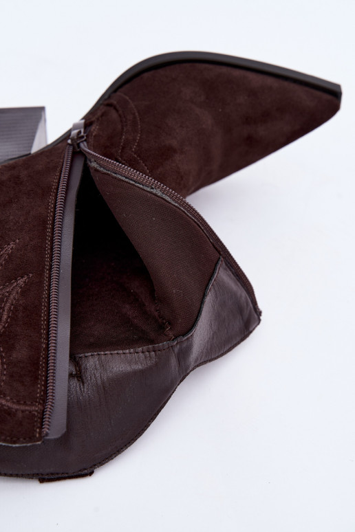 Botines de estilo cowboy para mujeres con tacones en color chocolate Berella