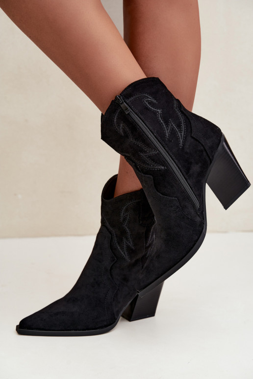 Botines de estilo cowboy para mujeres con tacones en color negro Berella