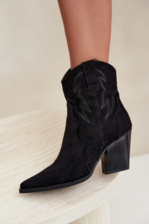 Botines de estilo cowboy para mujeres con tacones en color negro Berella