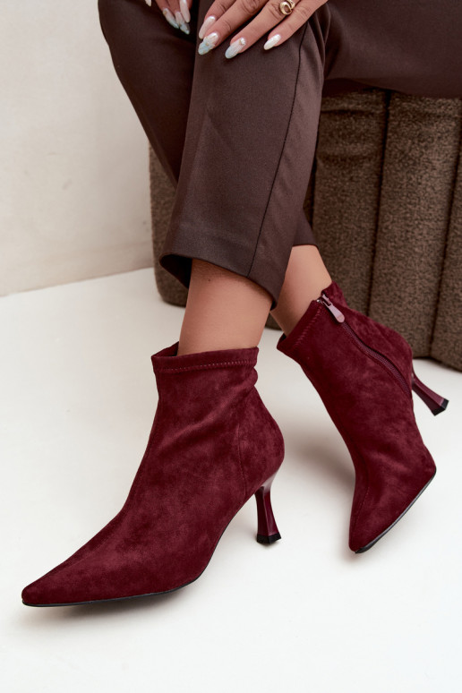 Botines de mujer con tacón delgado y costuras en color burdeos Clancy