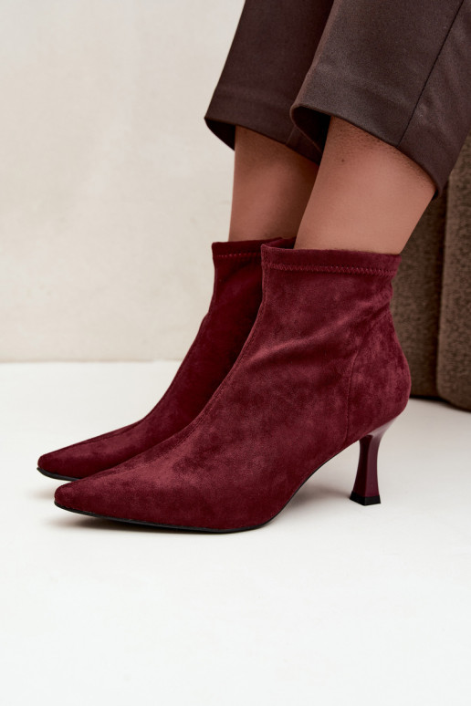 Botines de mujer con tacón delgado y costuras en color burdeos Clancy