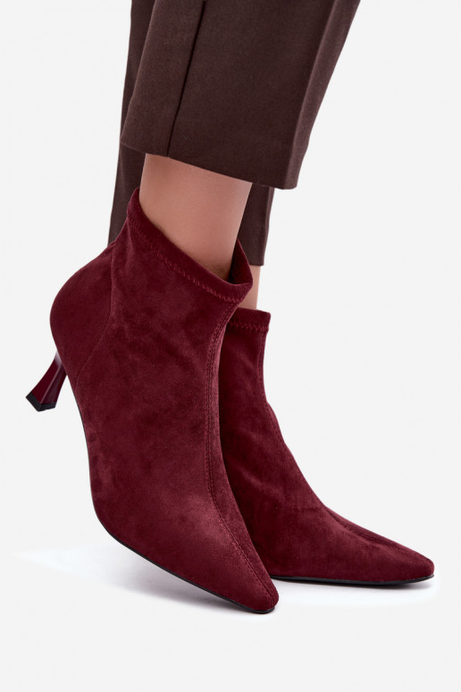 Botines de mujer con tacón delgado y costuras en color burdeos Clancy
