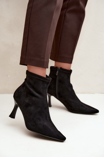 Botines de mujer con tacón delgado y costuras en color negro Clancy 2
