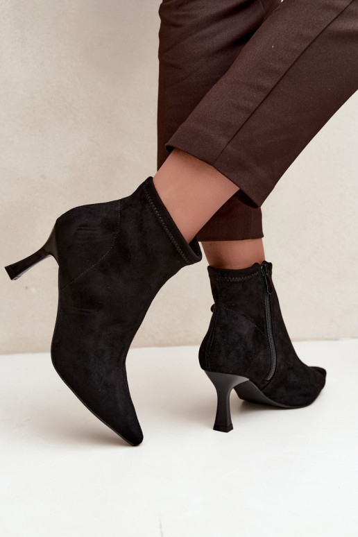 Botines de mujer con tacón delgado y costuras en color negro Clancy