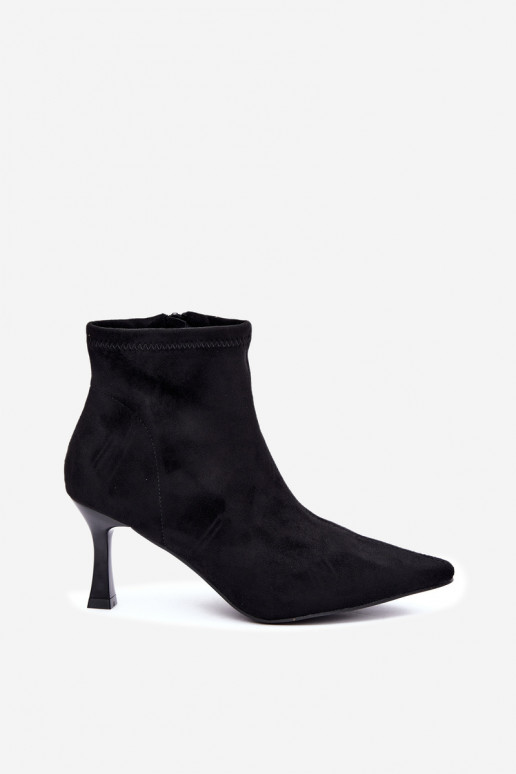 Botines de mujer con tacón delgado y costuras en color negro Clancy