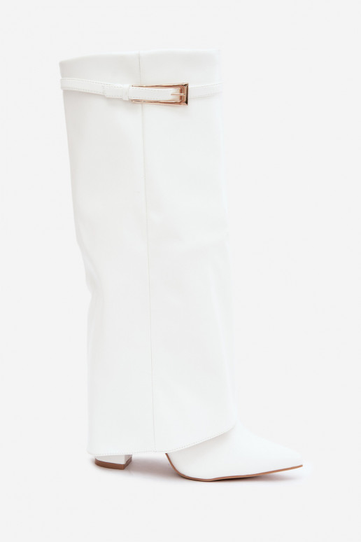 Botas largas con tacón y caña cosida con hebillas en color blanco Amrie