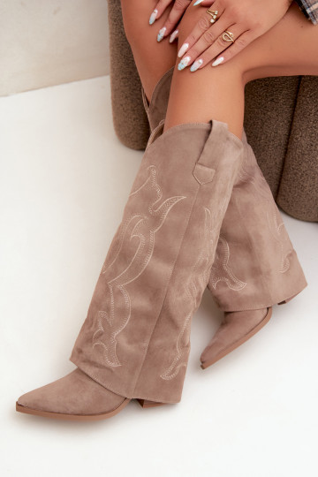 Botas largas de estilo cowboy con tacón y caña cosida en color caqui Irella