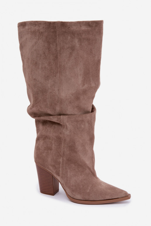 Botines chaki con tacones y volantes Jensy