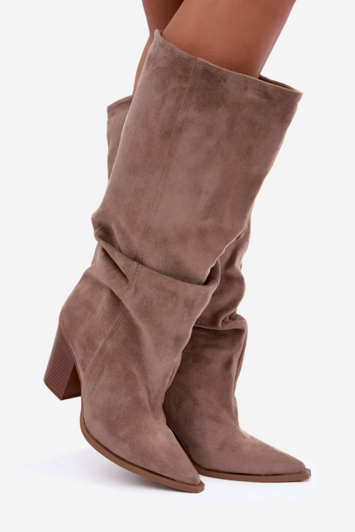 Botines chaki con tacones y volantes Jensy