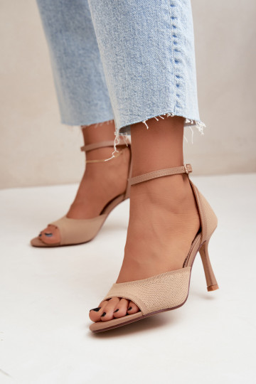 Sandalias con tacones finos en color arena Galya