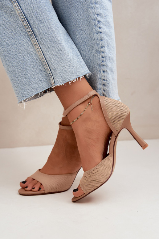 Sandalias con tacones finos en color arena Galya