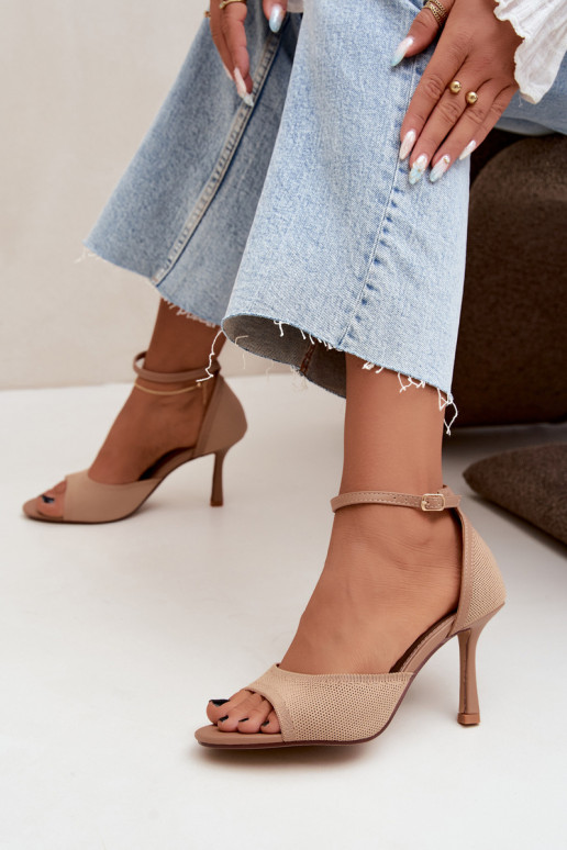 Sandalias con tacones finos en color arena Galya
