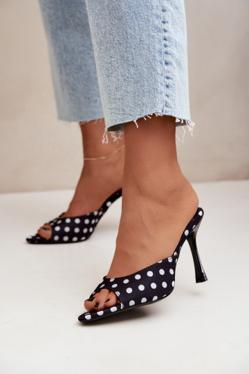 Sandalias con tacones finos y lunares de color negro Pevra 2