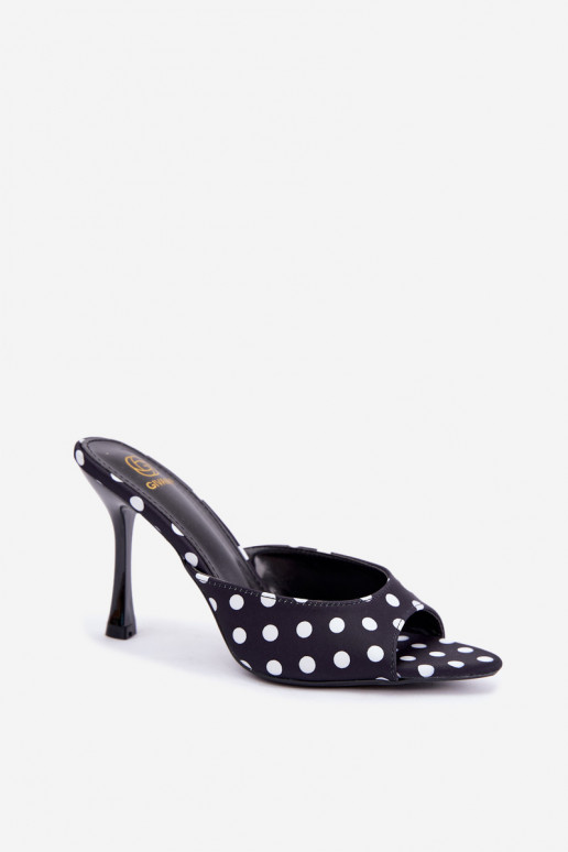 Sandalias con tacones finos y lunares de color negro Pevra