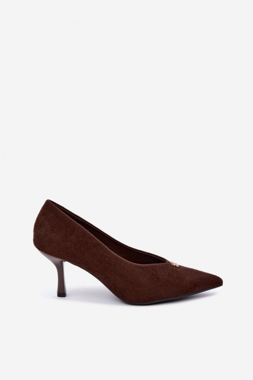 Sandalias de ante sintético con detalles dorados de color chocolate Adessa