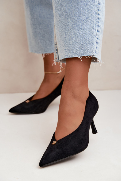 Sandalias de ante sintético con detalles dorados de color negro Adessa