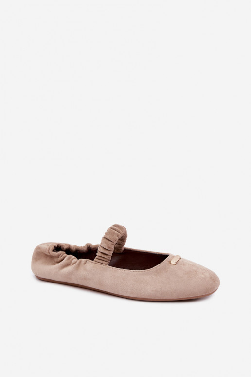 Sandalias con detalles decorativos en color arena Brinelle