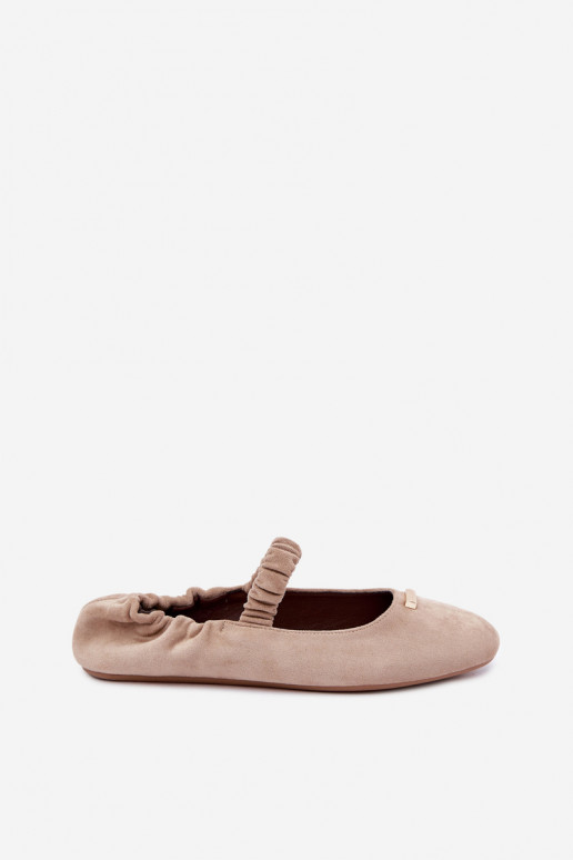 Sandalias con detalles decorativos en color arena Brinelle