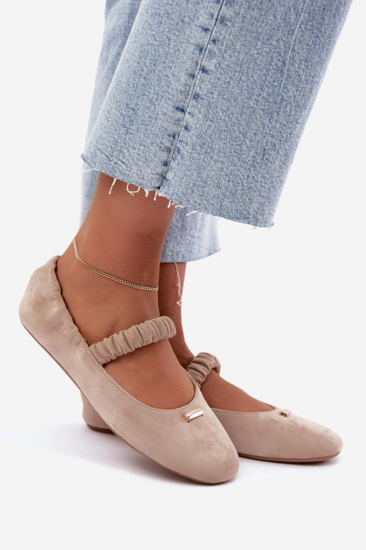 Sandalias con detalles decorativos en color arena Brinelle