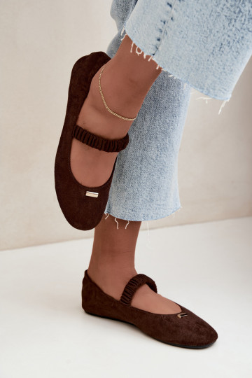 Sandalias de color chocolate con detalles decorativos Brinelle