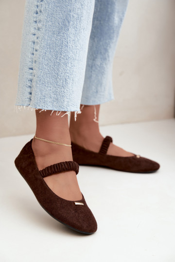 Sandalias de color chocolate con detalles decorativos Brinelle 2