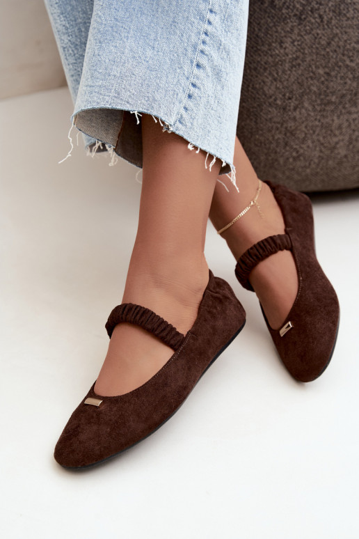 Sandalias de color chocolate con detalles decorativos Brinelle
