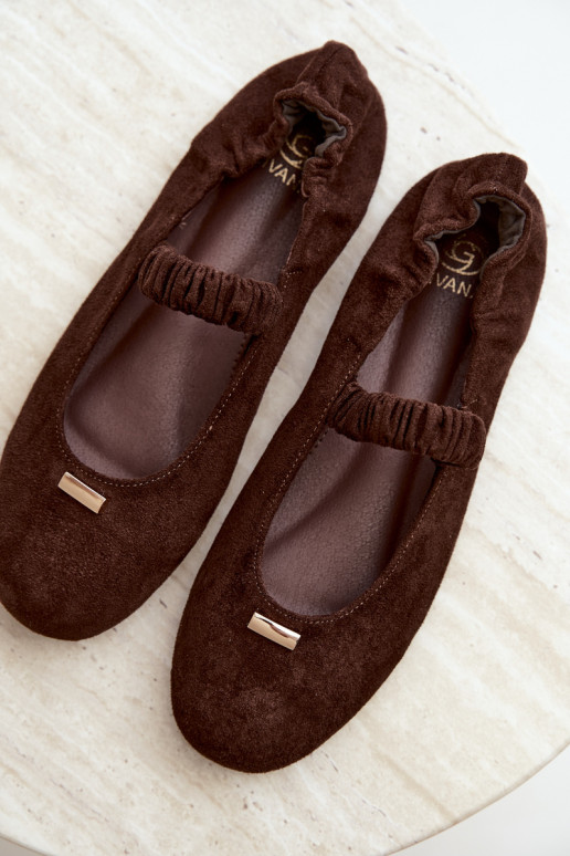 Sandalias de color chocolate con detalles decorativos Brinelle