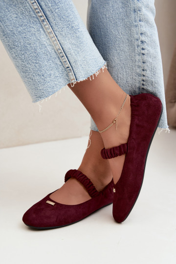 Sandalias de color burdeos con detalles decorativos Brinelle