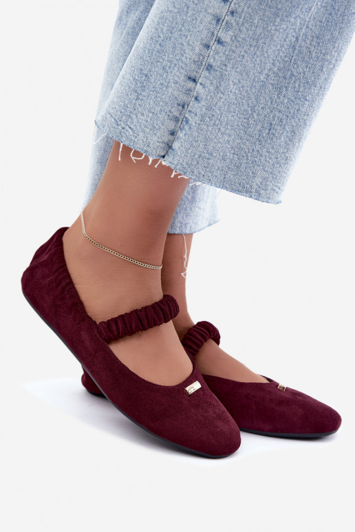 Sandalias de color burdeos con detalles decorativos Brinelle