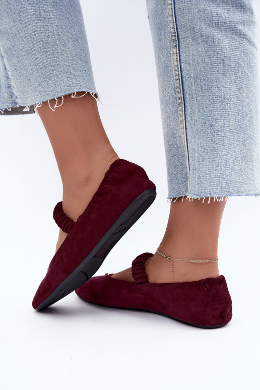 Sandalias de color burdeos con detalles decorativos Brinelle