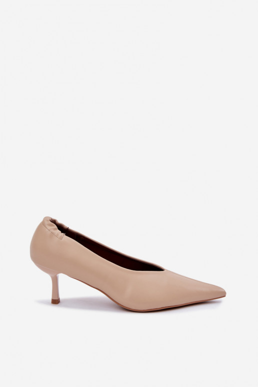 Tacones con bordados y elementos decorativos en color arena Dalis