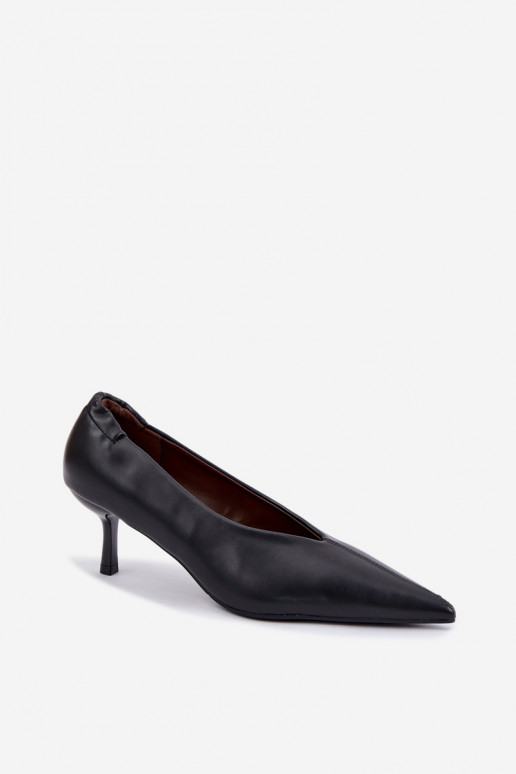 Tacones con bordados y elementos decorativos en color negro Dalis