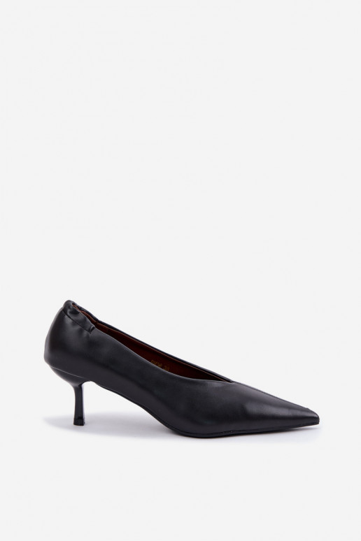 Tacones con bordados y elementos decorativos en color negro Dalis