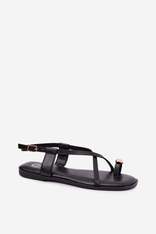 Sandalias planas con elementos elegantes en color negro Vensy