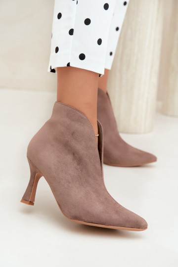 botines para mujer con recortes y tacones en color arena Jelya 2