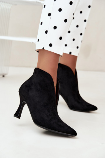 botines para mujer con recortes y tacones en negro Jelya 2