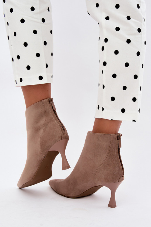 botines aislantes para mujer con tacones en color arena Elsya