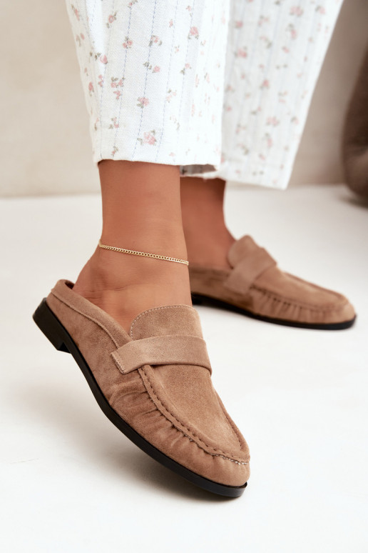 mocasines de mujer con tacón abierto en color arena Parella